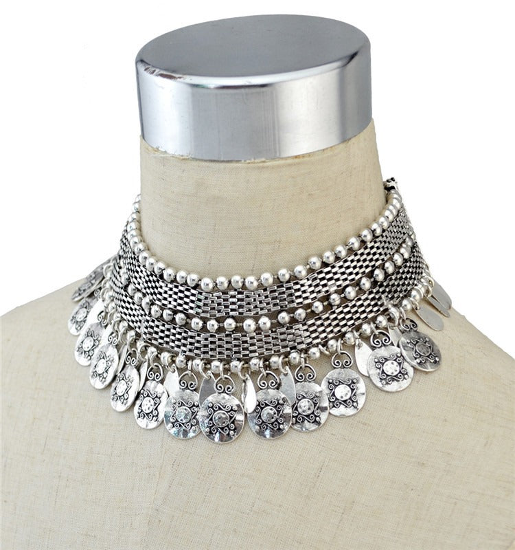 Rose Necklace Exaggerates Multi layered Style and Versatile Clavicle Chain