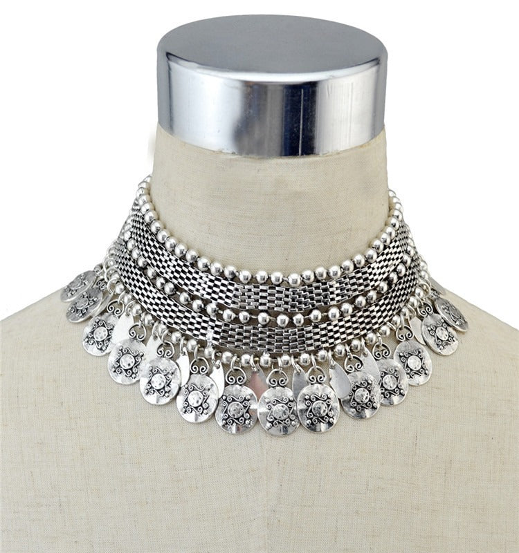 Rose Necklace Exaggerates Multi layered Style and Versatile Clavicle Chain